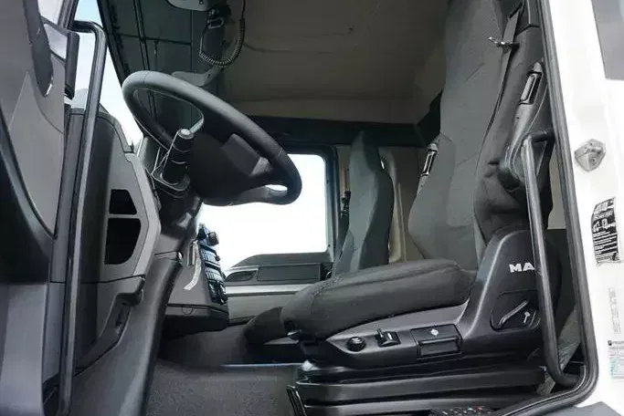 MAN TGS / 26.360 / EURO 6 / CHŁODNIA + WINDA / 20 PALET zdjęcie 7
