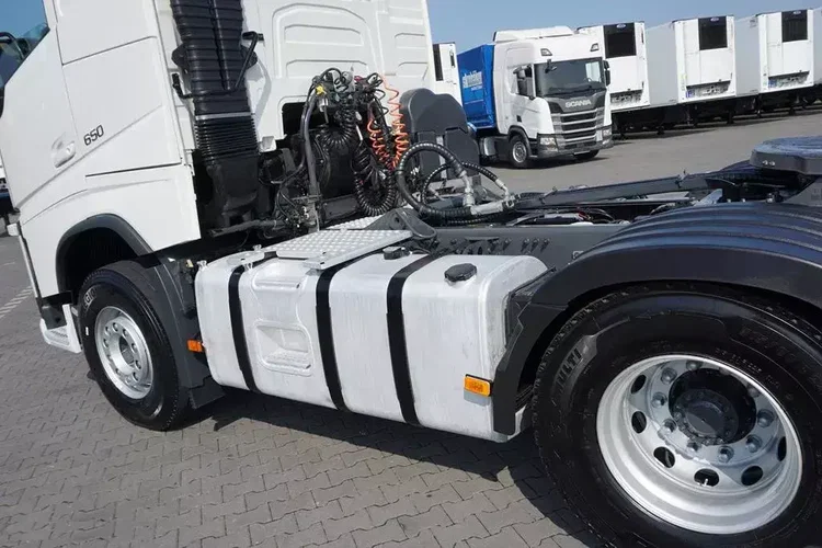 Volvo FH 16 / 650 / EURO 6 / ACC / 6 X 4 / RETARDER / HYDRAULIKA zdjęcie 10
