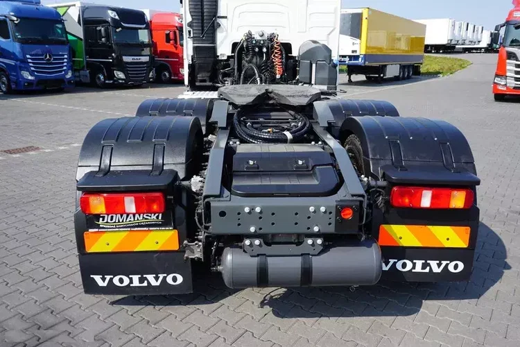 Volvo FH 16 / 650 / EURO 6 / ACC / 6 X 4 / RETARDER / HYDRAULIKA zdjęcie 16