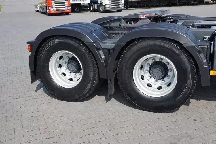 Volvo FH 16 / 650 / EURO 6 / ACC / 6 X 4 / RETARDER / HYDRAULIKA zdjęcie 32