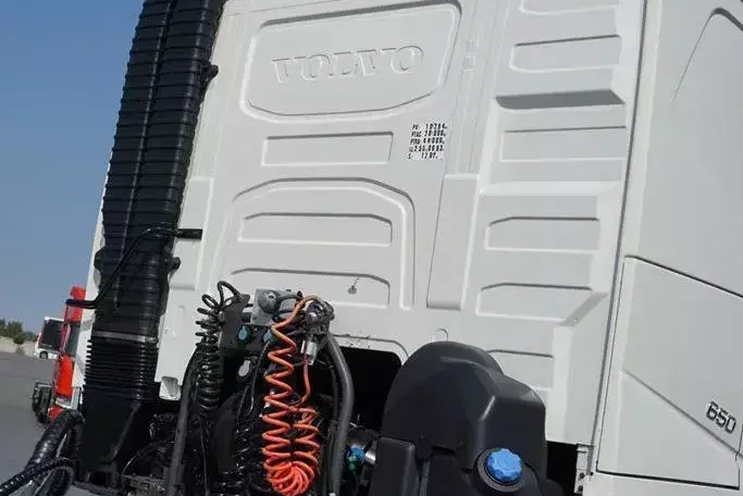 Volvo FH 16 / 650 / EURO 6 / ACC / 6 X 4 / RETARDER / HYDRAULIKA zdjęcie 34