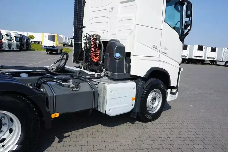 Volvo FH 16 / 650 / EURO 6 / ACC / 6 X 4 / RETARDER / HYDRAULIKA zdjęcie 35