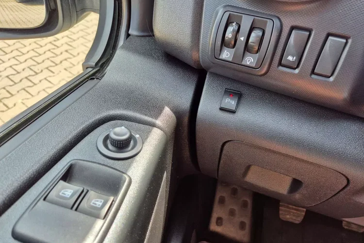 Renault Trafic L2H1 89999zł NETTO Brygadówka 6 osób 2.0dCi/120KM zdjęcie 15