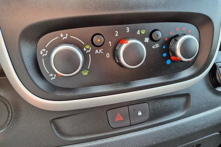 Renault Trafic L2H1 89999zł NETTO Brygadówka 6 osób 2.0dCi/120KM zdjęcie 23