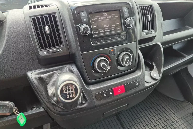 Peugeot boxer L4H3 79999zł NETTO Brygadówka 6 osób 2.2HDi/140KM zdjęcie 21