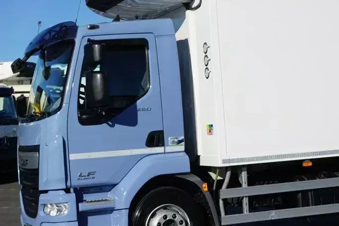DAF LF / 260 / ACC / EURO 6 / CHŁODNIA + WINDA / MULTITEMPERATURA / 18 PALET zdjęcie 24