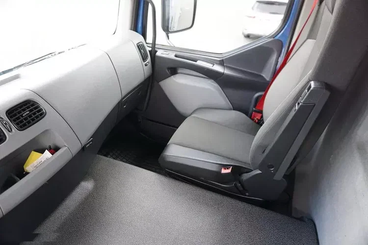 Renault / D 320 / EURO 6 / FIRANKA + WINDA / 21 PALET / ŁAD. 16 530 KG zdjęcie 22