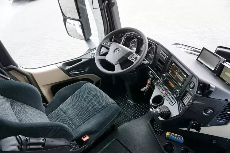 Mercedes ACTROS / 2553 / EURO 6 / CHŁODNIA + WINDA / 23 PALETY / OŚ SKRĘTNA zdjęcie 13