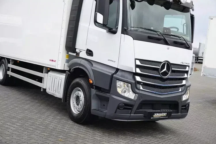 Mercedes ACTROS / 2553 / EURO 6 / CHŁODNIA + WINDA / 23 PALETY / OŚ SKRĘTNA zdjęcie 20