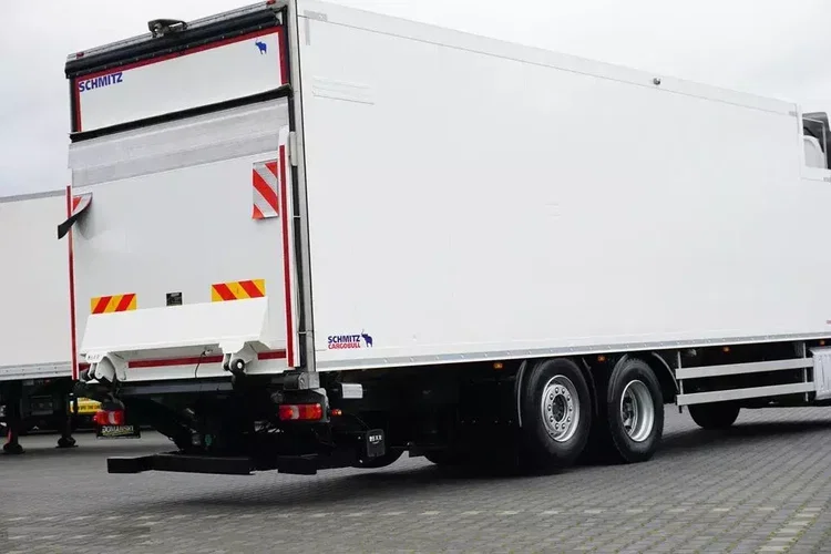 Mercedes ACTROS / 2553 / EURO 6 / CHŁODNIA + WINDA / 23 PALETY / OŚ SKRĘTNA zdjęcie 25