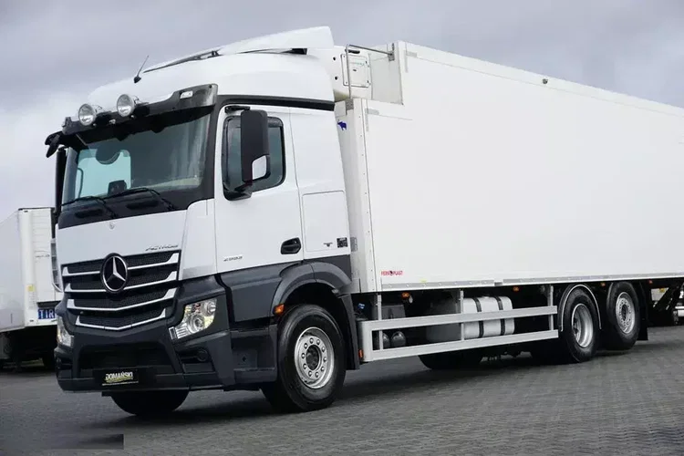 Mercedes ACTROS / 2553 / EURO 6 / CHŁODNIA + WINDA / 23 PALETY / OŚ SKRĘTNA zdjęcie 33