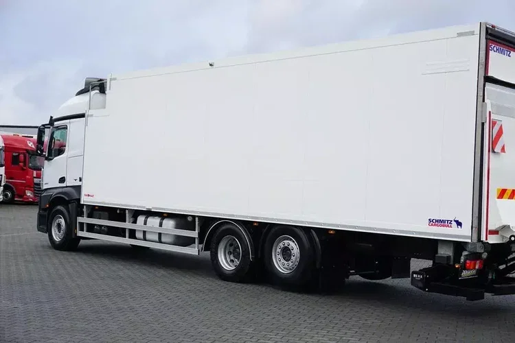 Mercedes ACTROS / 2553 / EURO 6 / CHŁODNIA + WINDA / 23 PALETY / OŚ SKRĘTNA zdjęcie 39