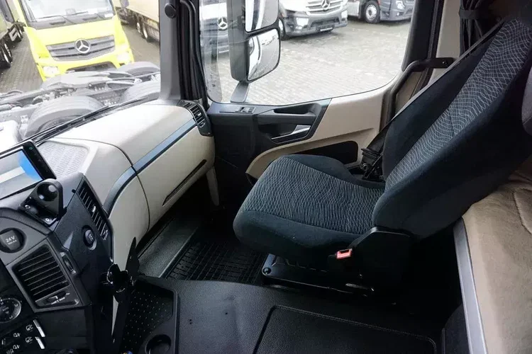 Mercedes ACTROS / 2553 / EURO 6 / CHŁODNIA + WINDA / 23 PALETY / OŚ SKRĘTNA zdjęcie 40