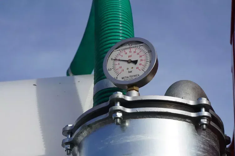 Mercedes Actros 1833 / 260 tys. km / Zabudowa WUKO 11000 l zdjęcie 12