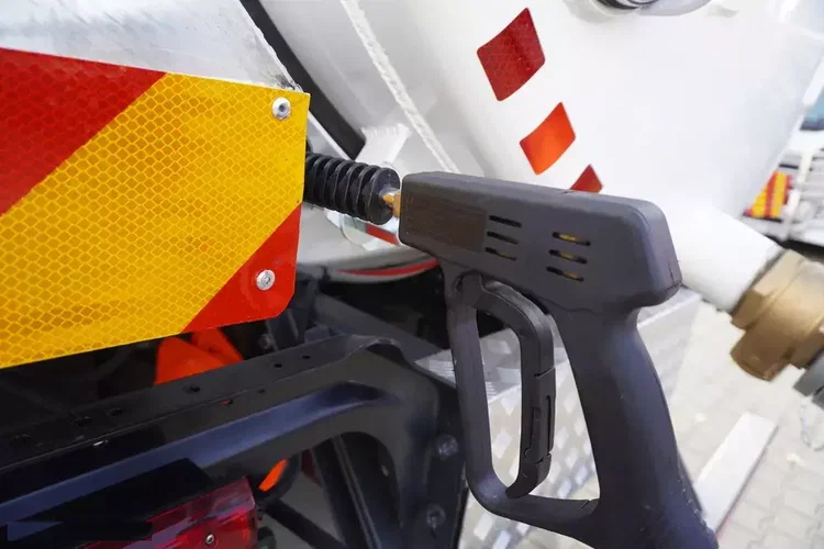 Mercedes Actros 1833 / 260 tys. km / Zabudowa WUKO 11000 l zdjęcie 14