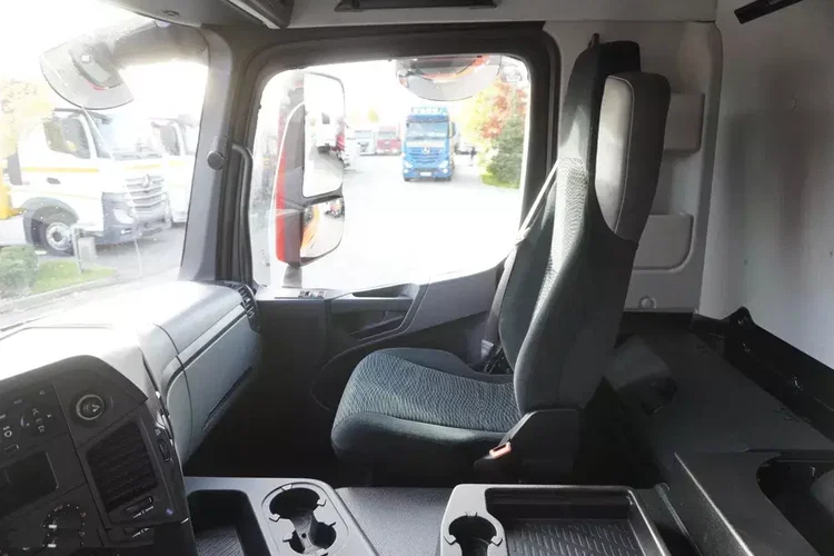Mercedes Actros 1833 / 260 tys. km / Zabudowa WUKO 11000 l zdjęcie 23