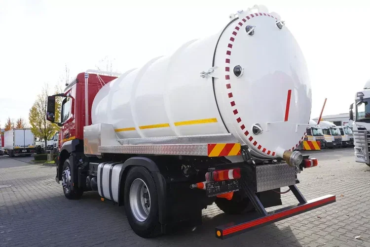 Mercedes Actros 1833 / 260 tys. km / Zabudowa WUKO 11000 l zdjęcie 5