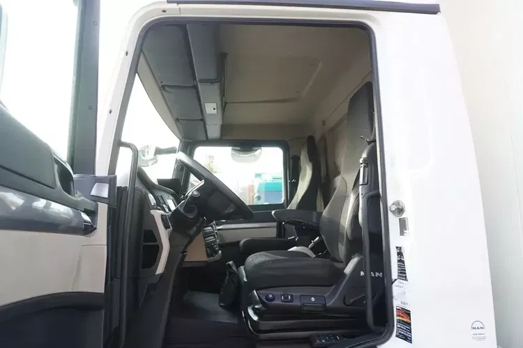 MAN TGL 12.220 / Firanka 19 EPAL / 140 tys. km zdjęcie 18