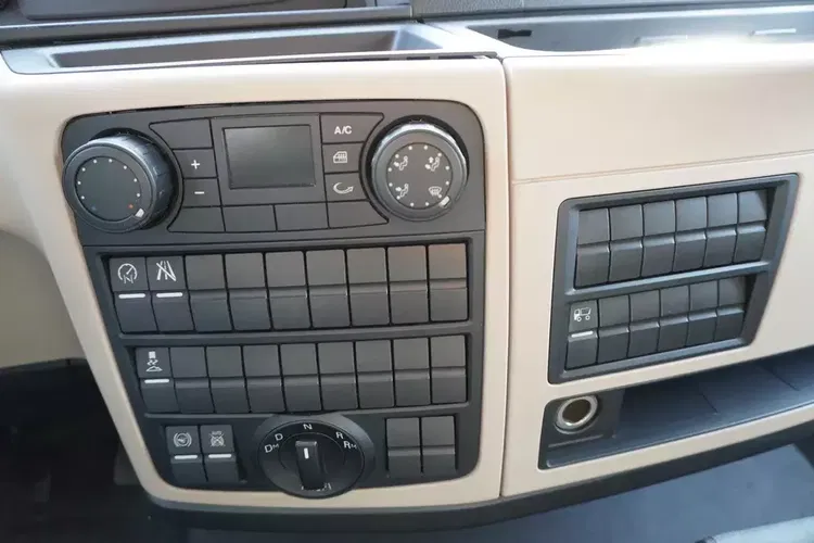 MAN TGL 12.220 / Firanka 19 EPAL / 140 tys. km zdjęcie 24