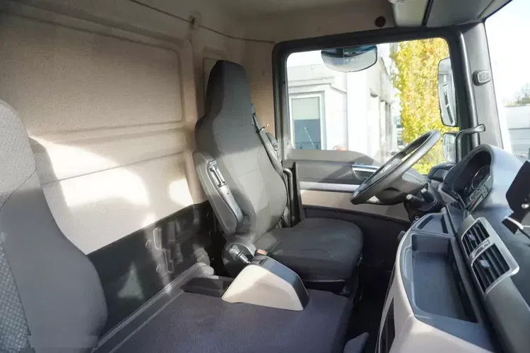 MAN TGL 12.220 / Firanka 19 EPAL / 140 tys. km zdjęcie 28