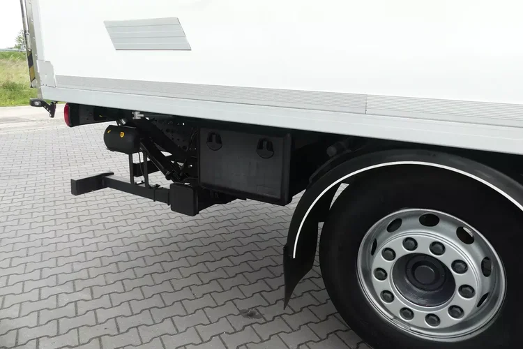 DAF CF 370 / 6x2 / CHŁODNIA 8.25 + WINDA / EURO 6 / 330 TYS KM / zdjęcie 7