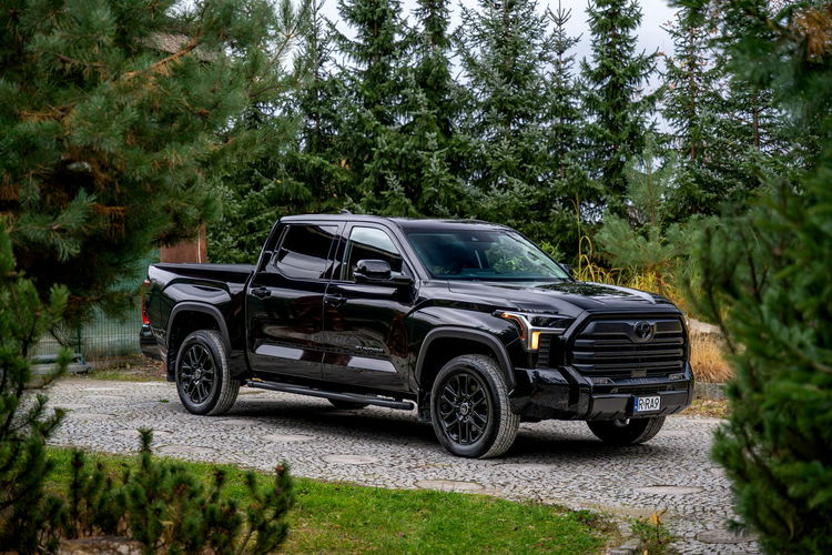 Toyota Tundra Limited / 3.4 V6 Hybrid i-FORCE MAX / 4x4 / Black Edition / zdjęcie 1