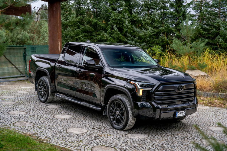 Toyota Tundra Limited / 3.4 V6 Hybrid i-FORCE MAX / 4x4 / Black Edition / zdjęcie 17