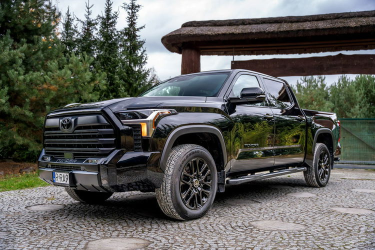 Toyota Tundra Limited / 3.4 V6 Hybrid i-FORCE MAX / 4x4 / Black Edition / zdjęcie 19