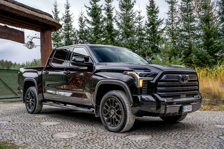 Toyota Tundra Limited / 3.4 V6 Hybrid i-FORCE MAX / 4x4 / Black Edition / zdjęcie 29