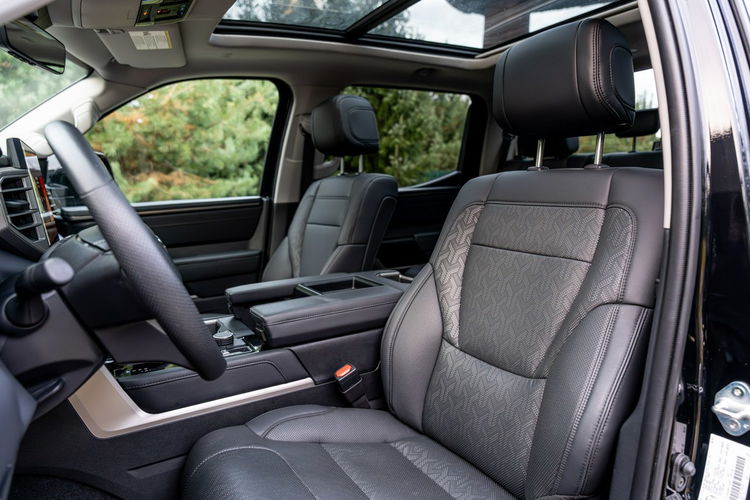 Toyota Tundra Limited / 3.4 V6 Hybrid i-FORCE MAX / 4x4 / Black Edition / zdjęcie 42