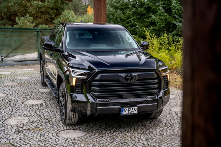Toyota Tundra Limited / 3.4 V6 Hybrid i-FORCE MAX / 4x4 / Black Edition / zdjęcie 5