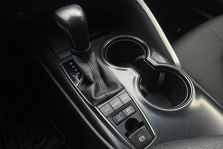 Toyota Camry 2.5 HSD 218KM COMFORT, salon Polska, gwarancja zdjęcie 16