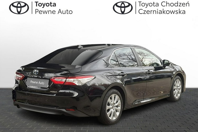 Toyota Camry 2.5 HSD 218KM COMFORT, salon Polska, gwarancja zdjęcie 2