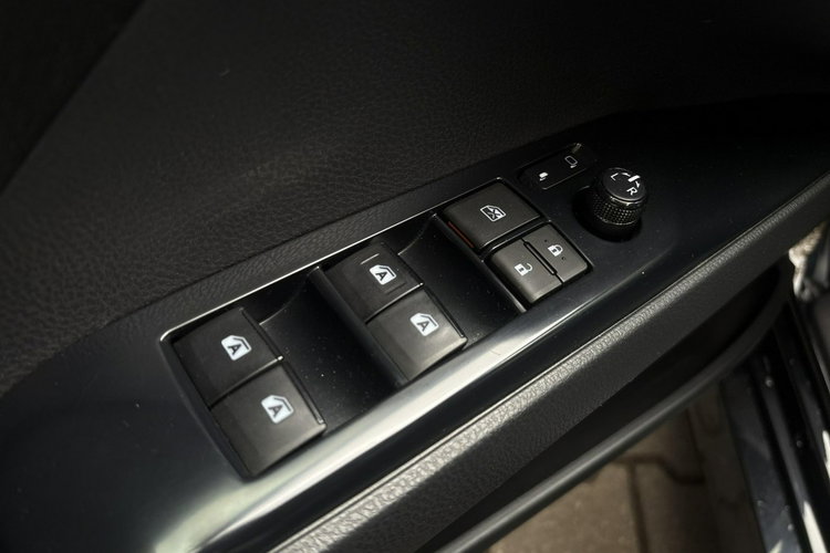 Toyota Camry 2.5 HSD 218KM COMFORT, salon Polska, gwarancja zdjęcie 28