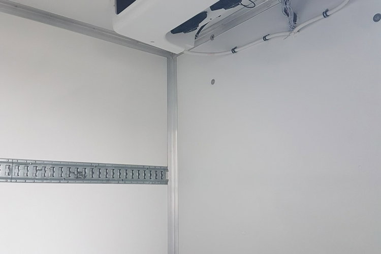 Renault Master 8EP CHŁODNIA MROŹNIA 4.22x2.11x2.02 IZOTERMA AGREGAT THERMO KING V-500 zdjęcie 17