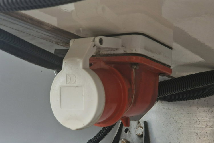 Renault Master 8EP CHŁODNIA MROŹNIA 4.22x2.11x2.02 IZOTERMA AGREGAT THERMO KING V-500 zdjęcie 6