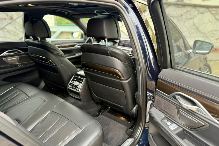 BMW 750 Faktura VAT 23% 750I X-drive High Executive zdjęcie 10