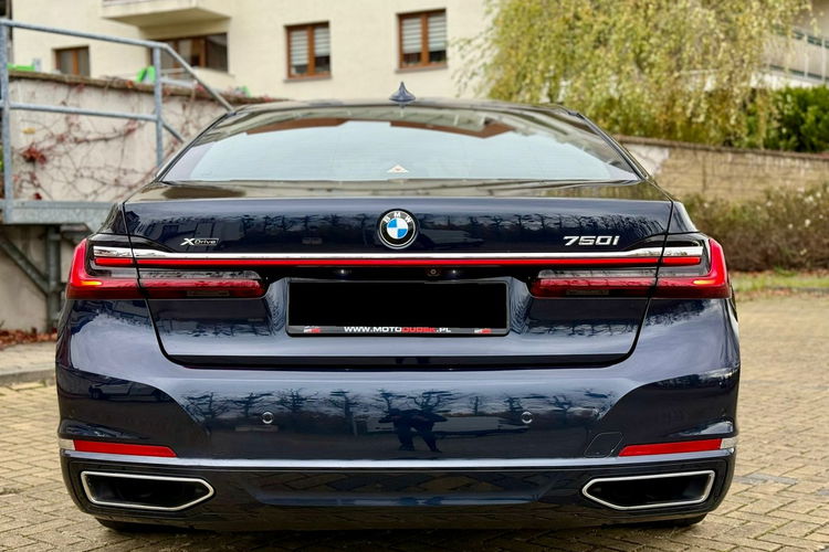 BMW 750 Faktura VAT 23% 750I X-drive High Executive zdjęcie 13