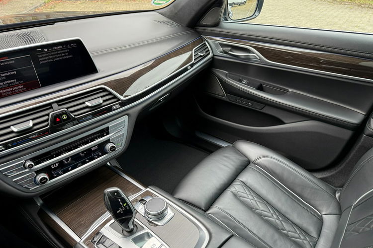 BMW 750 Faktura VAT 23% 750I X-drive High Executive zdjęcie 20