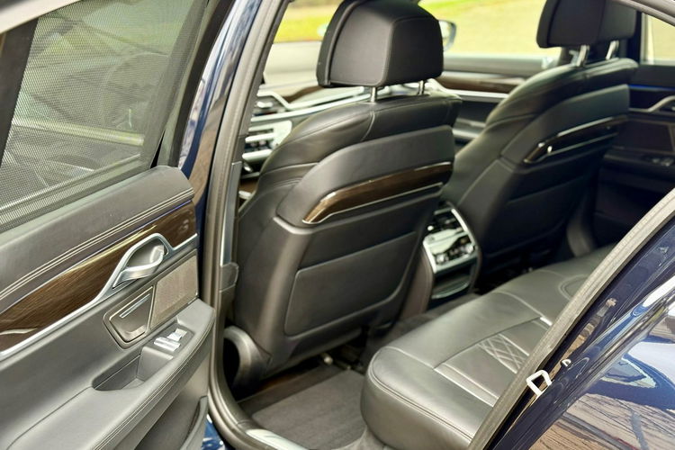 BMW 750 Faktura VAT 23% 750I X-drive High Executive zdjęcie 25