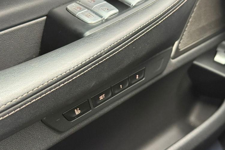 BMW 750 Faktura VAT 23% 750I X-drive High Executive zdjęcie 28