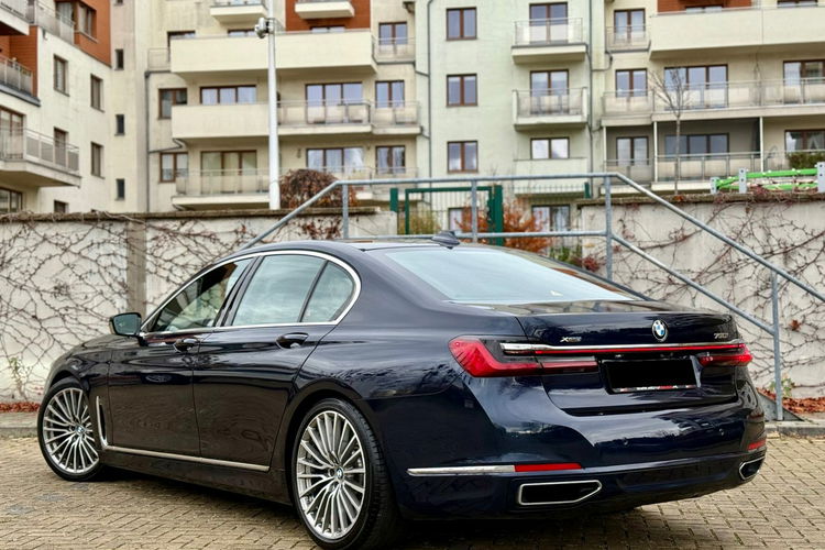 BMW 750 Faktura VAT 23% 750I X-drive High Executive zdjęcie 3
