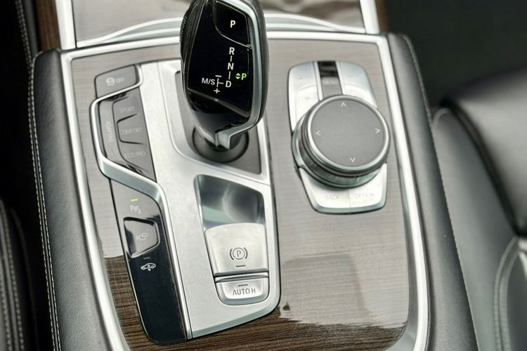 BMW 750 Faktura VAT 23% 750I X-drive High Executive zdjęcie 43