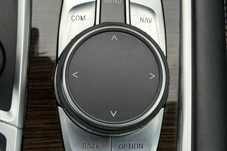 BMW 750 Faktura VAT 23% 750I X-drive High Executive zdjęcie 45