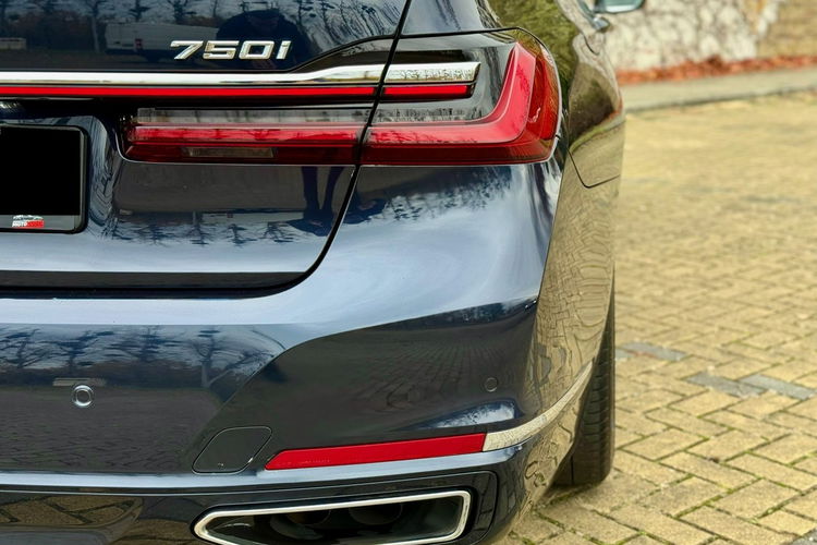 BMW 750 Faktura VAT 23% 750I X-drive High Executive zdjęcie 49
