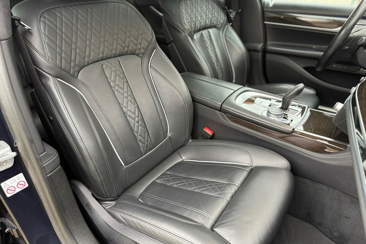 BMW 750 Faktura VAT 23% 750I X-drive High Executive zdjęcie 8