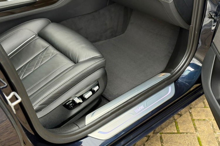 BMW 750 Faktura VAT 23% 750I X-drive High Executive zdjęcie 9