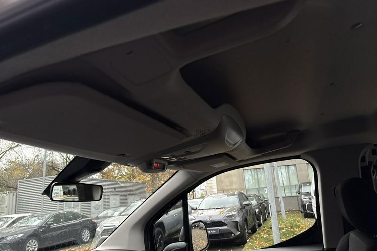 Toyota Proace City Verso 1.5 D-4D 102KM Combi zdjęcie 20