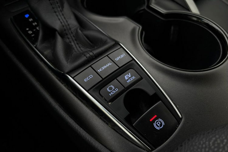 Toyota Camry 2.5 HSD 218KM PRESTIGE, gwarancja, FV23% zdjęcie 28