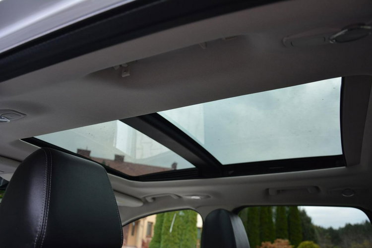 Ford Kuga Individual Radar ACC Skóry Panorama Ledy Bi-xenon Navi Kamera ALU19 zdjęcie 26